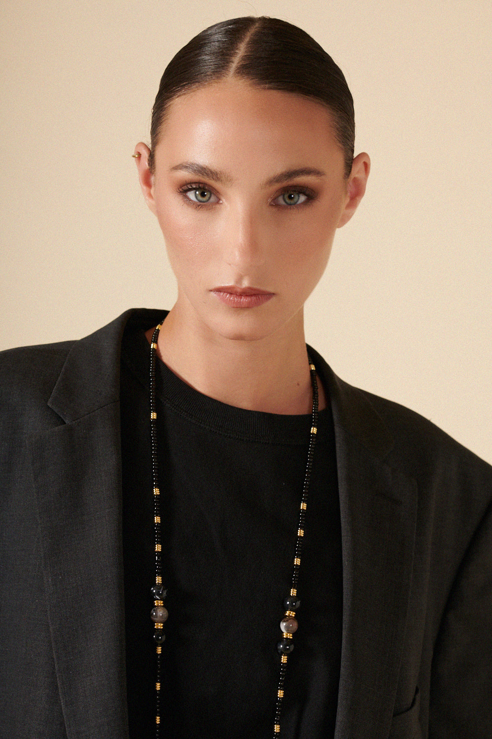 SHORT PHONE CHAIN - IRIS BLACK